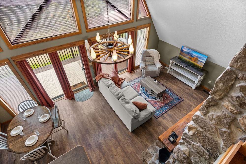 Smoky Everest 4 Bedroom Chalet
