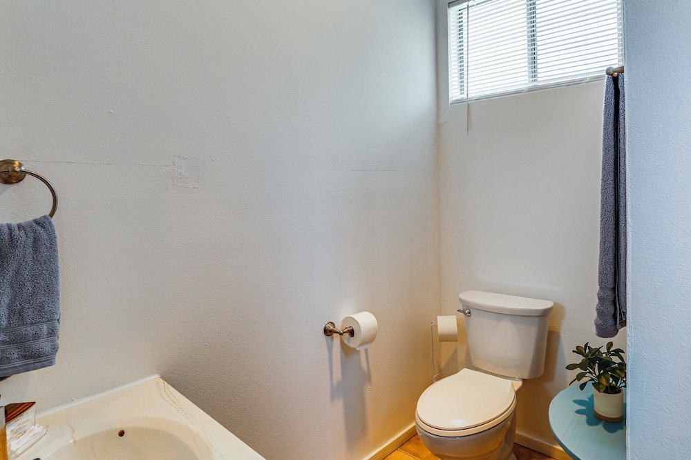 Scenic Riverfront Escape w/ Sauna in Junction City