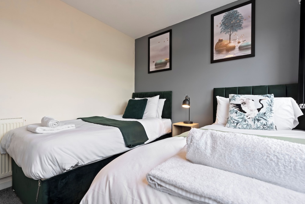 8guests-3br-parking-familyfriendly-nearairport