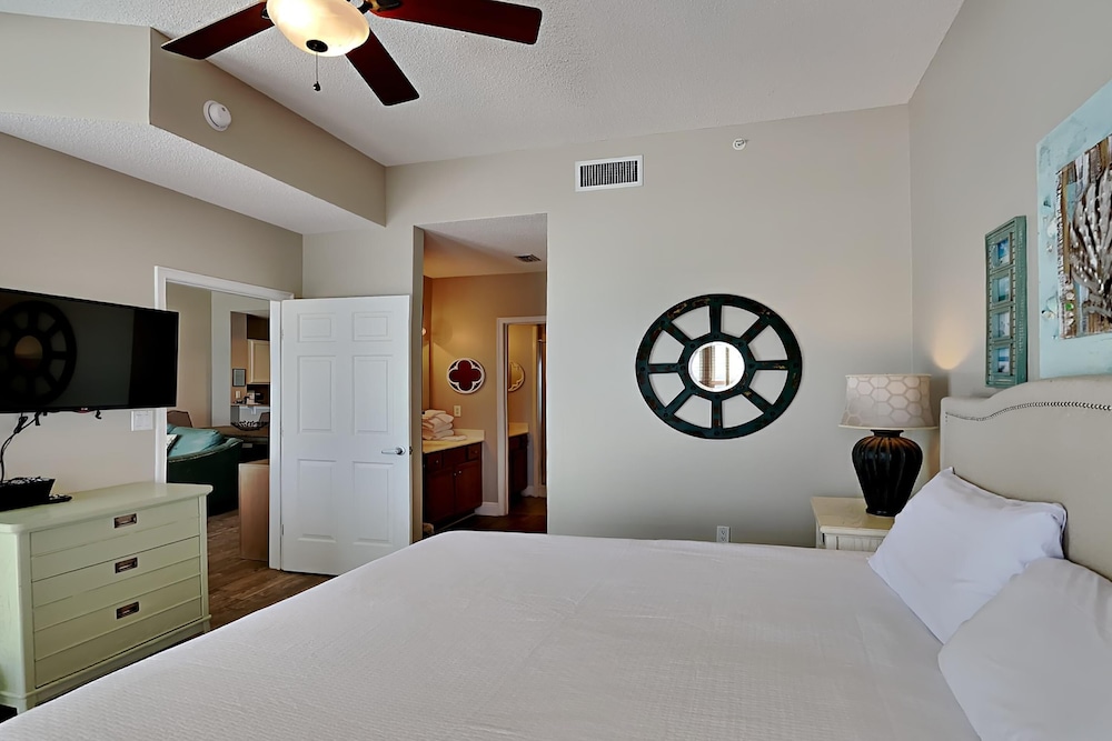 Water's Edge by Southern Vacation Rentals view 2