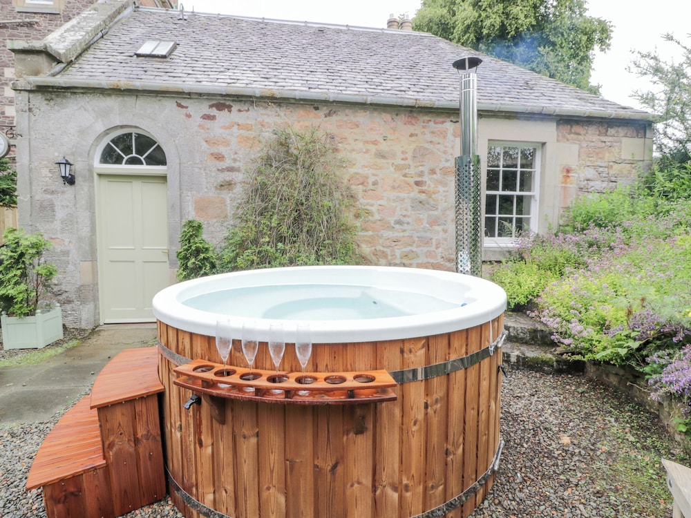 Trefoil Cottage