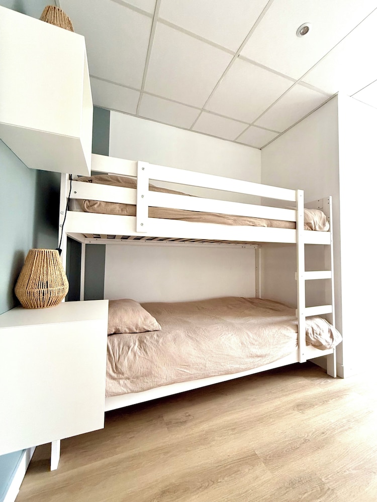 Spacious duplex in the center