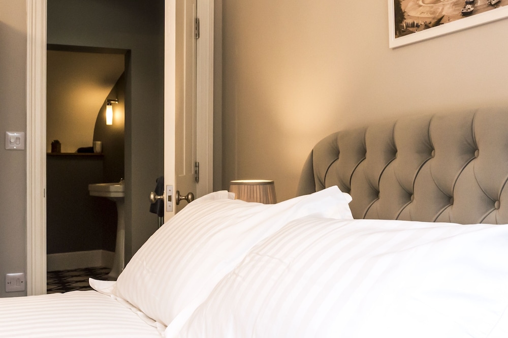 Lady Tenby - 2 Bedroom Luxury Apartment view 2
