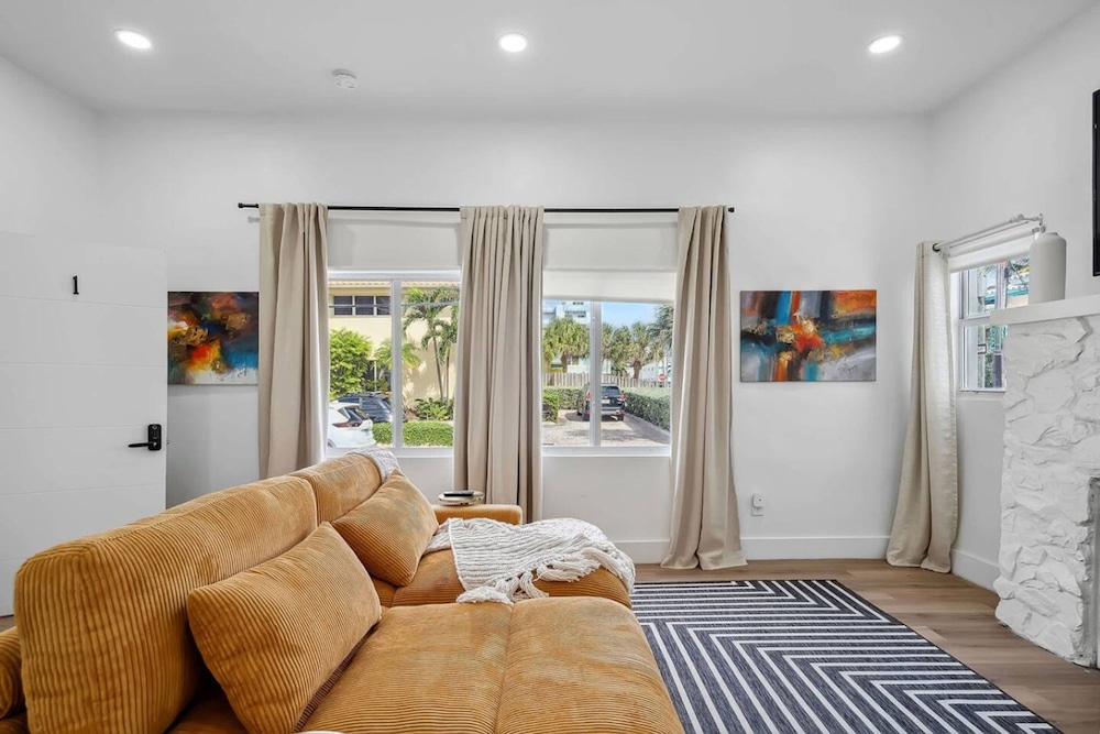 Casa Roselle 1 in Hollywood