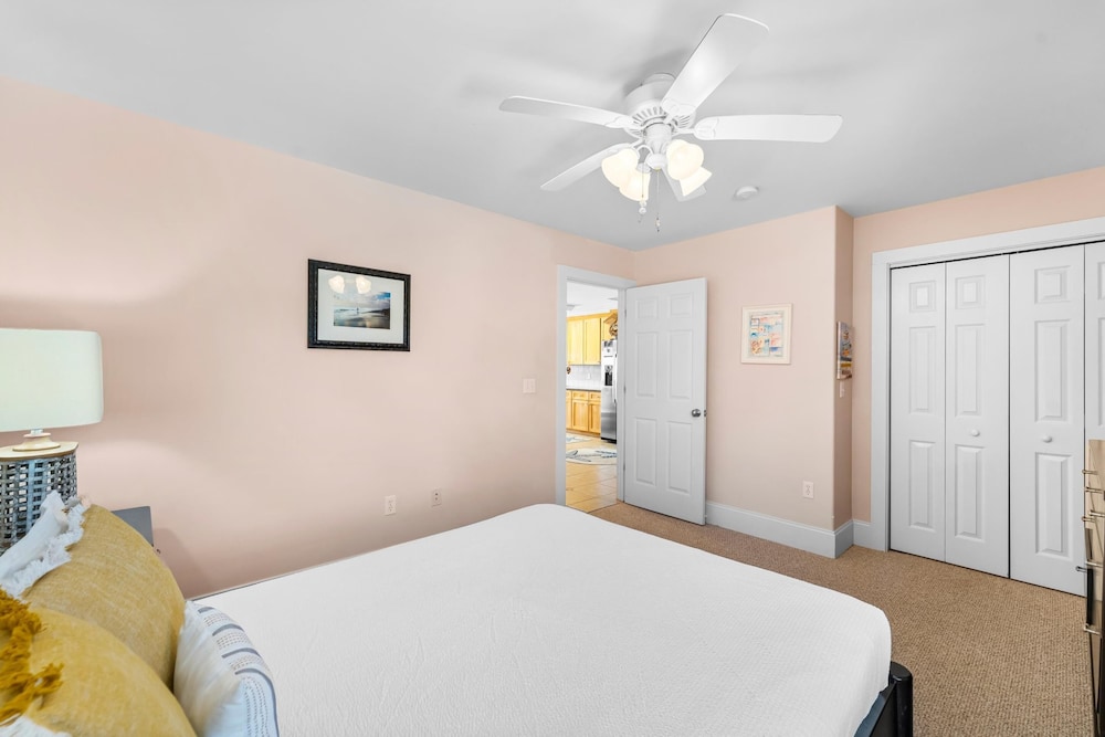 Pet Friendly Beach House - One Palm