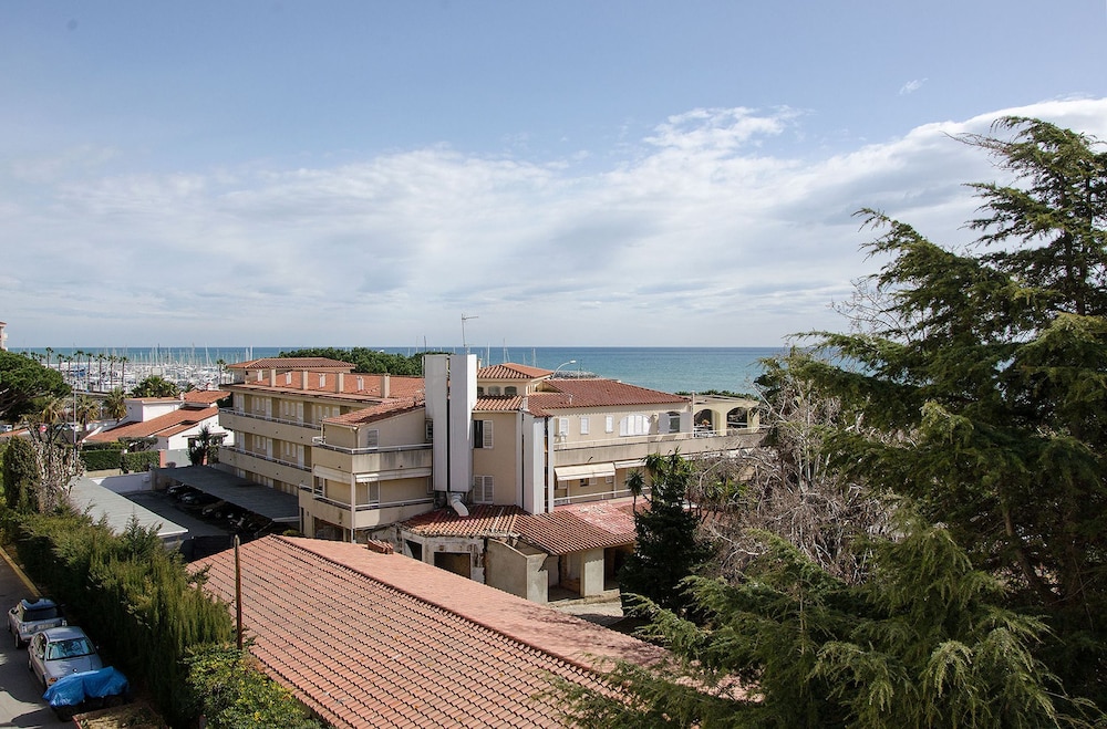 Apartamentos Llavaneras