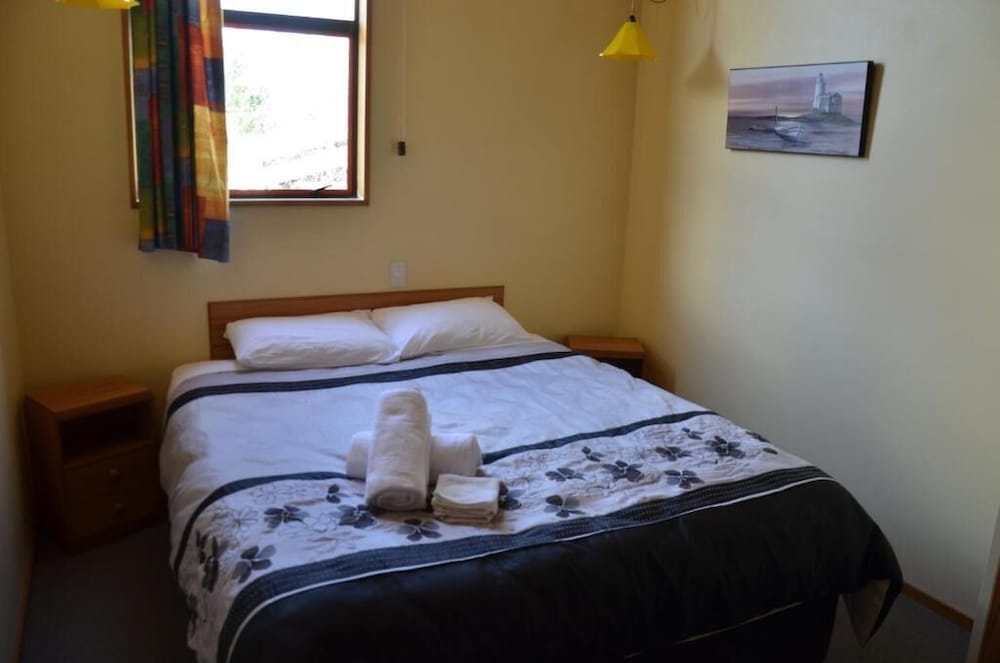 Larchwood Motel