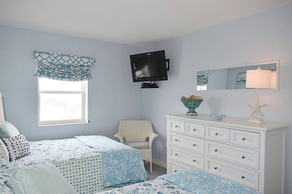Picture Perfect- Oceanfront Condo