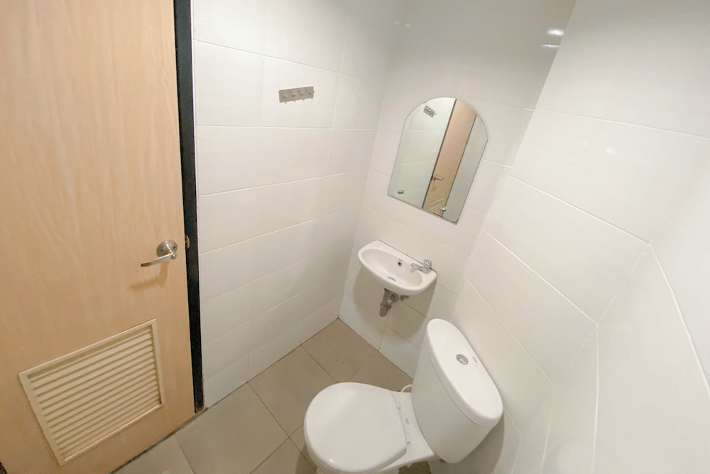 Well Furnished Studio At The Alton Apartment