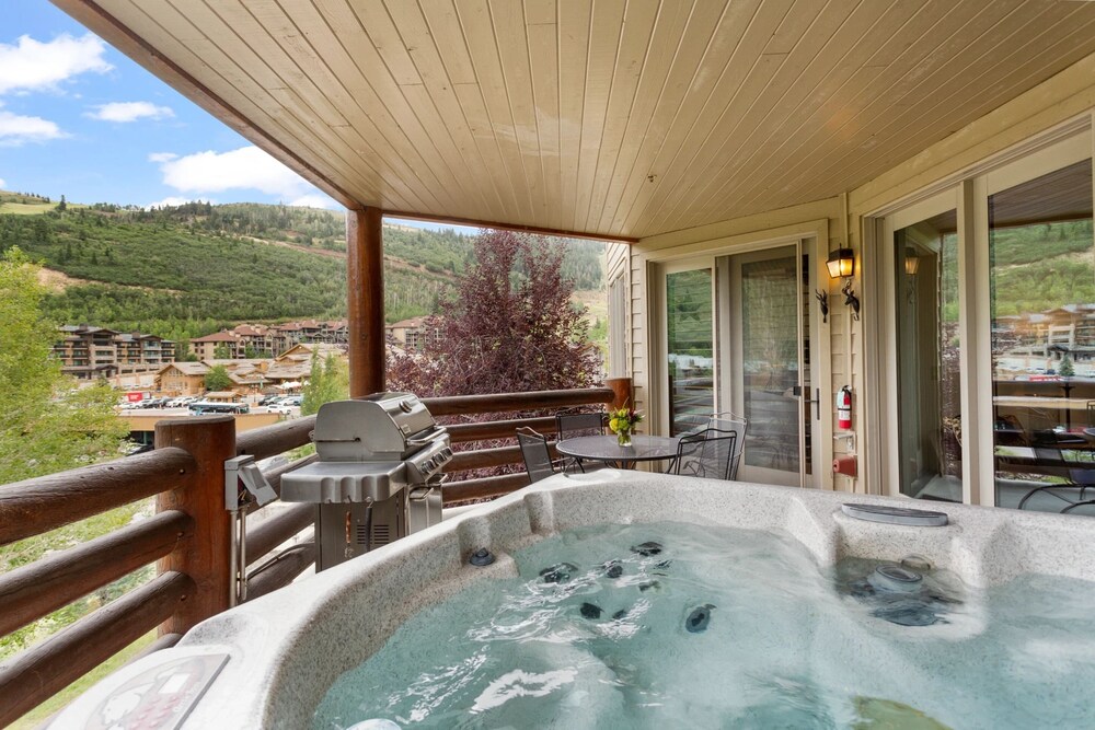 Trail's End Lodge at Deer Valley Resort - Two Bedroom Residence with Den and Spa #202 2 Condo