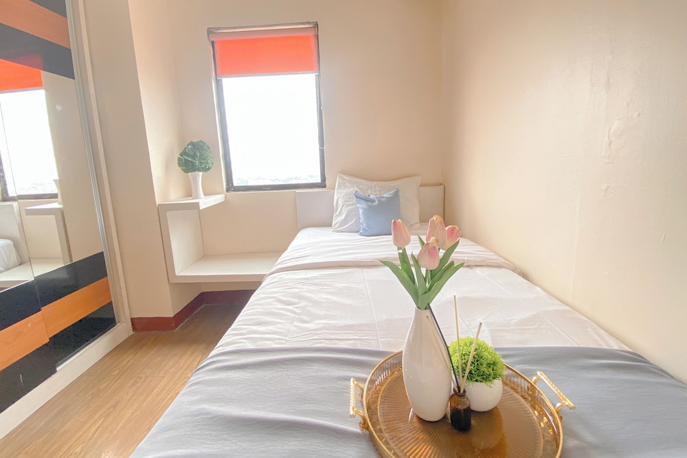 Spacious Cozy Living 3Br At Gateway Ahmad Yani Cicadas Apartment