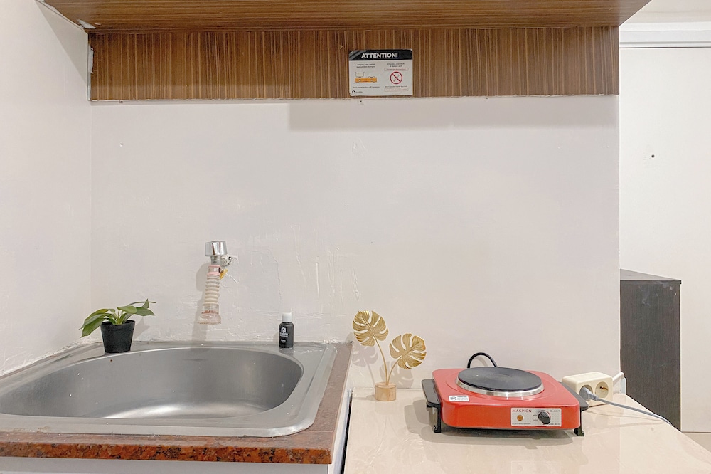 Good Place And Comfortable 2Br At Green Pramuka City Apartment