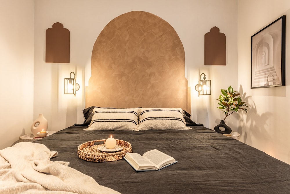 Khamlia - 3 Bedrooms and Balcony in Almagro
