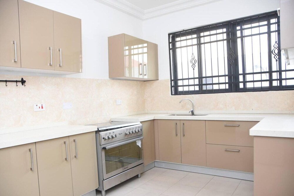 Luxuriously Finished 4-bed House in Tema Comm 25 view 3