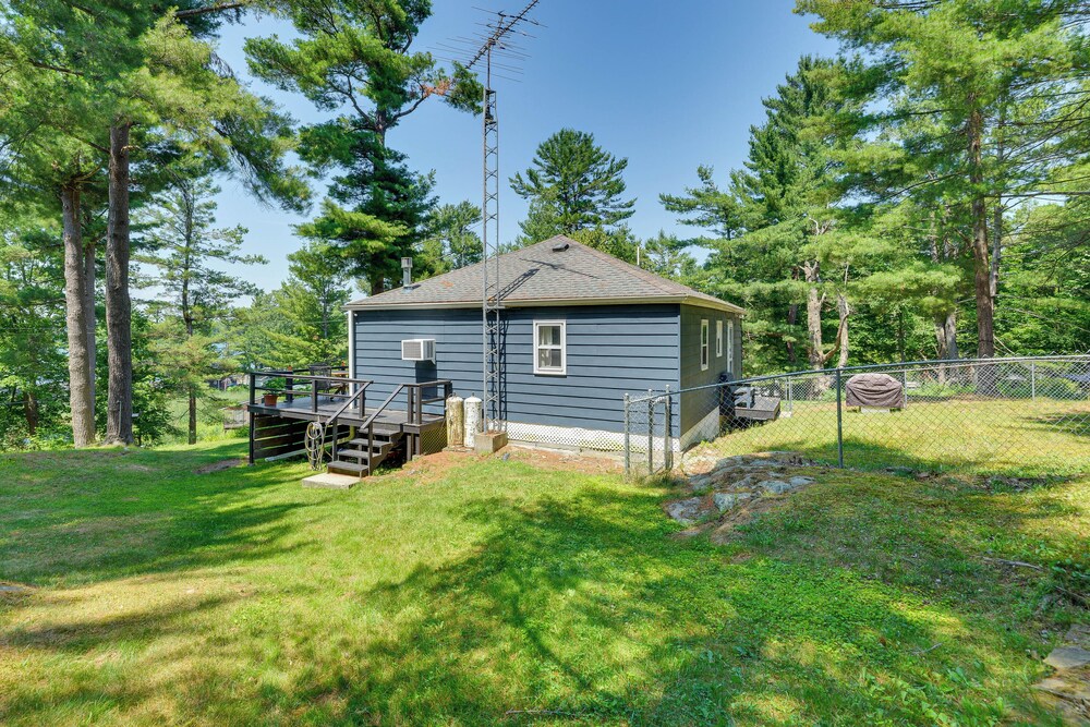 Fishing & Boating Paradise: St Lawrence River Home