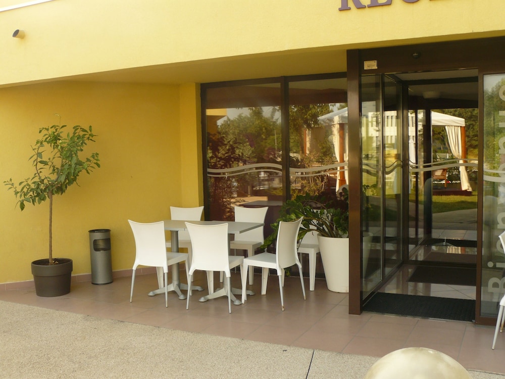 Montpellier Vacations - Villa Bellagio Montpellier - Property Image 7