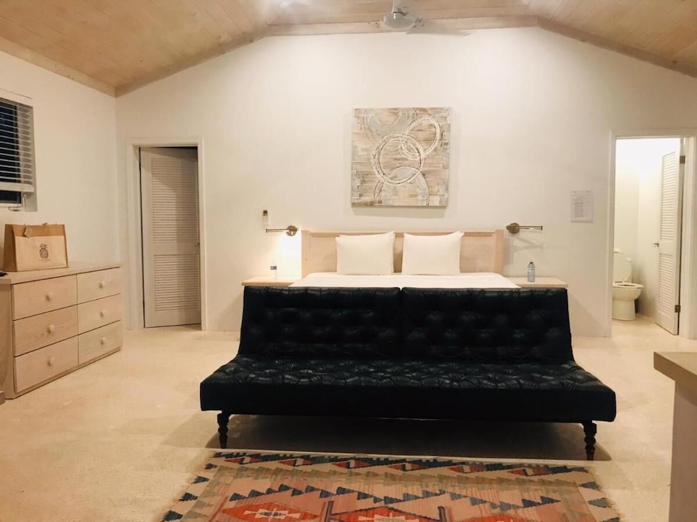 Dream Villa: Private Oasis Above Pink Sand Beach