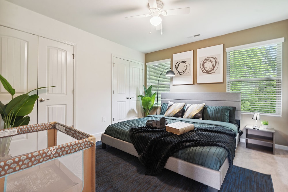 King 3BR Townhouse Mins to Cary NC State