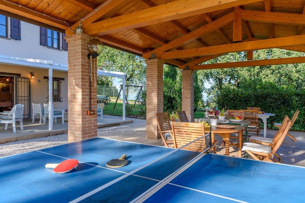 Casale Partemio 8 Marche Holiday Villas