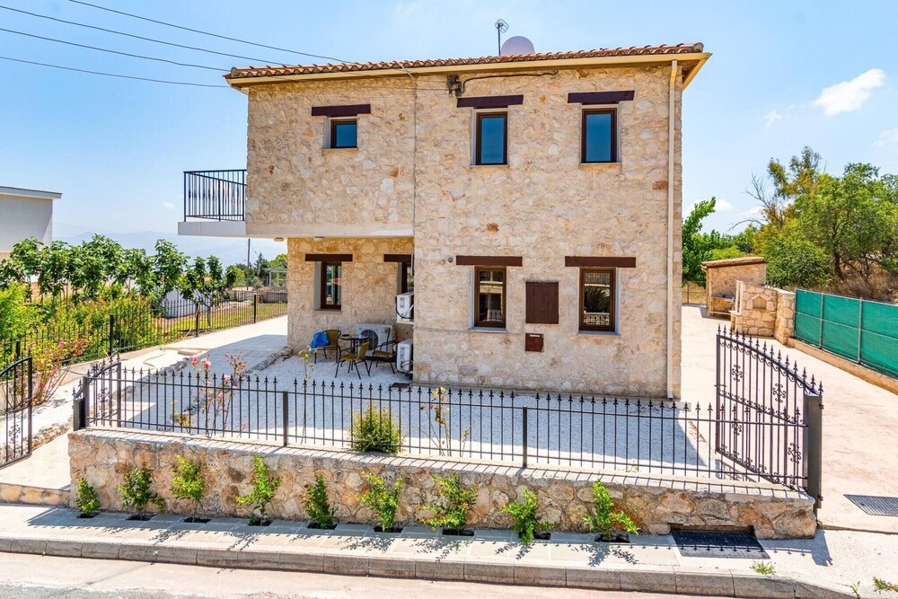 Villa Nikolina - 5 En-suite Bedrooms