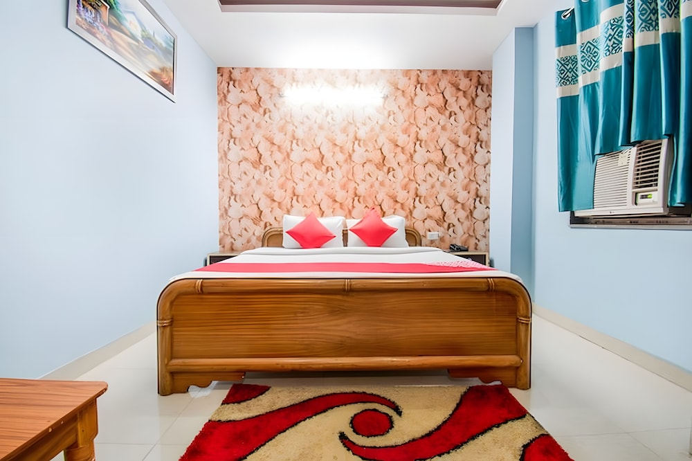 HOTEL PRADHAN INN