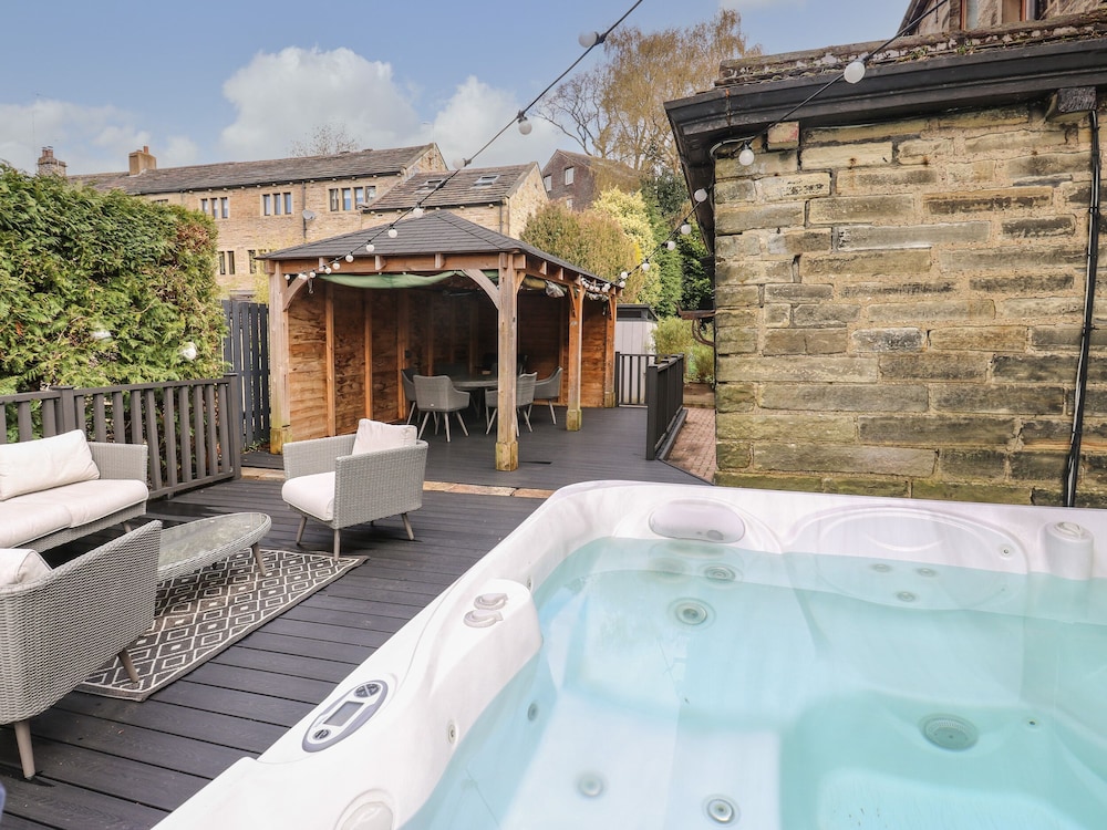 The Old Post Office - Pet Friendly Group Stays in Holmfirth