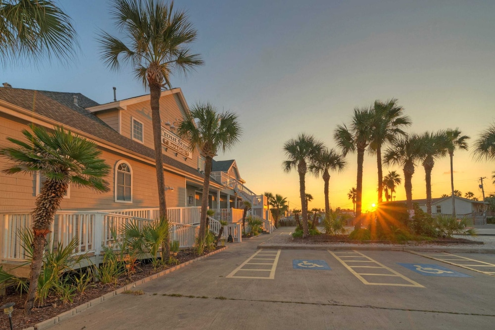Sailfish & Dolphin Buyout by Avantstay 2 Units, Marina Front + View, Patio
