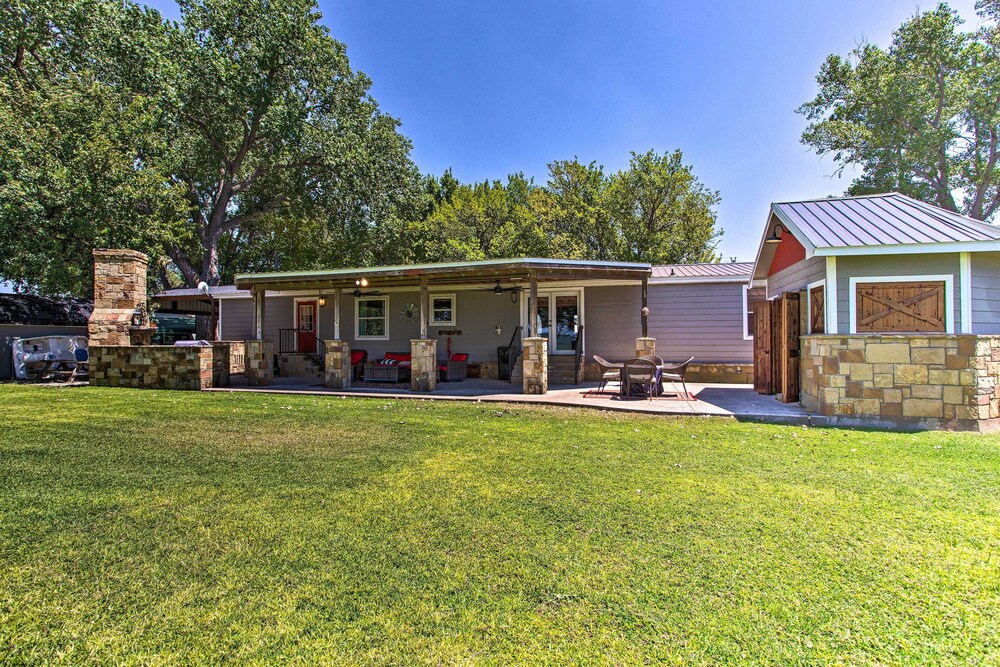 Lakefront Retreat w/ Pier, Bar Hut & Fireplace! view 3
