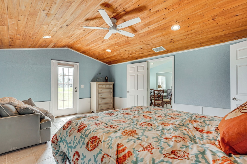 3 Mi to Beaches: Pet-friendly Retreat in Bradenton
