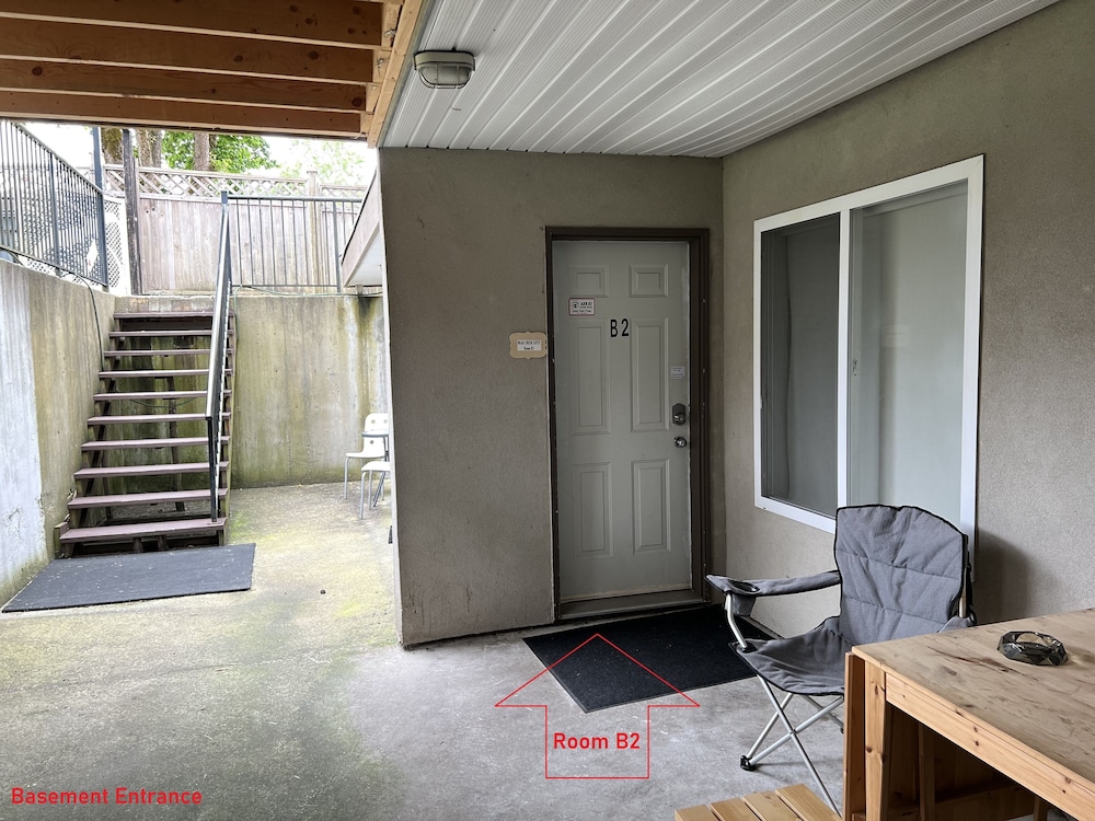 Surrey Vacations - Family Suite - Property Image 3