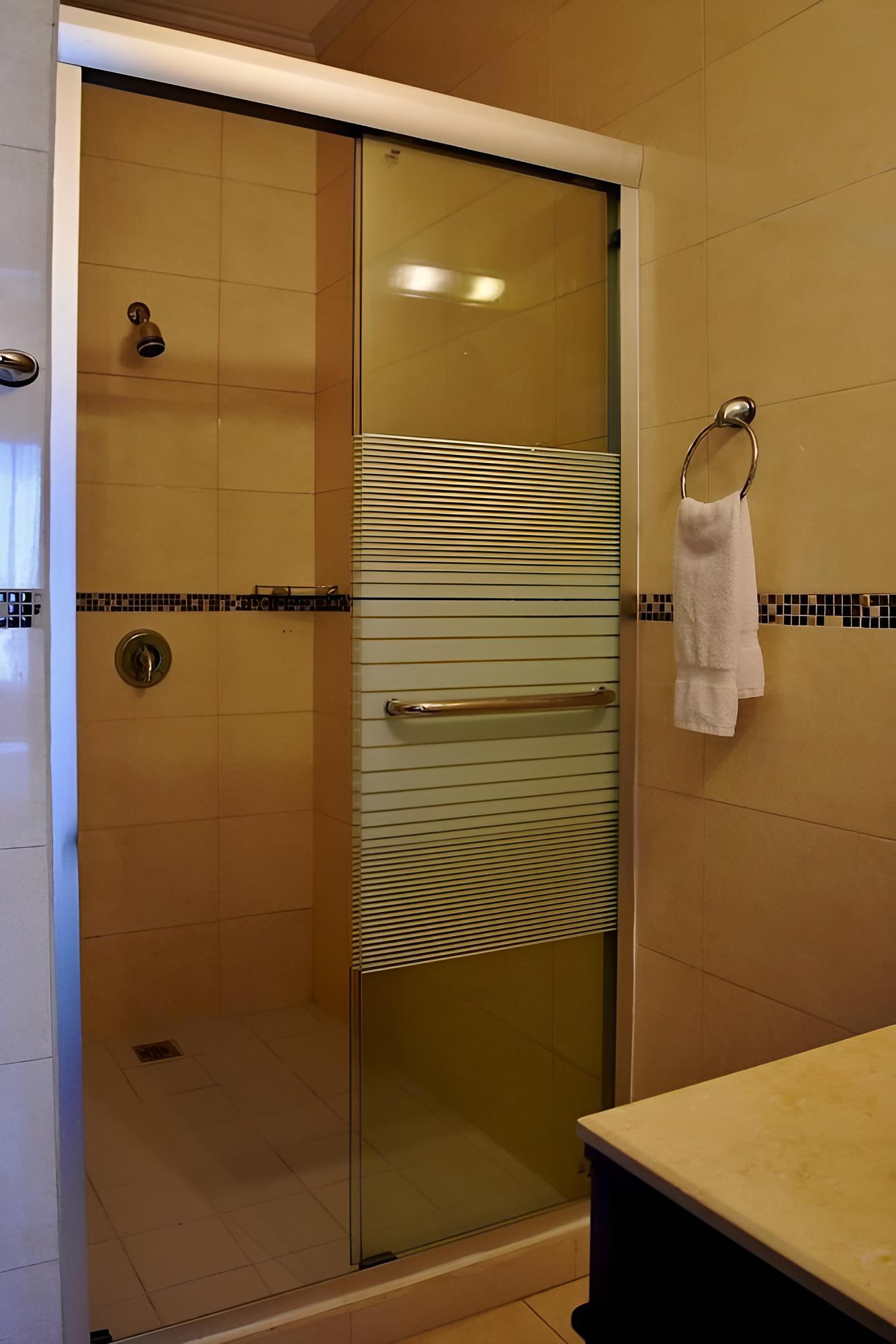 Aruba Breeze Condo