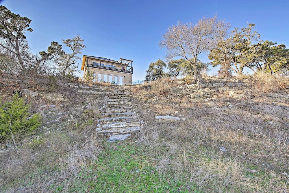 Peaceful Hill Country Hideaway w/ Pond Views view 4