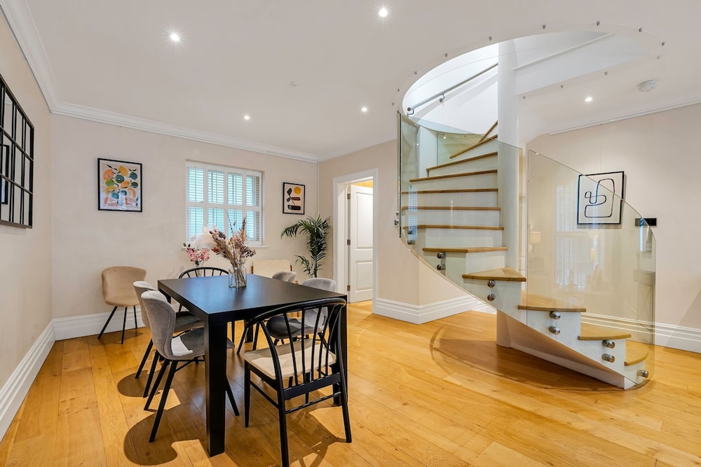 Belgravia Luxe 4bed Mews With Roof Terrace