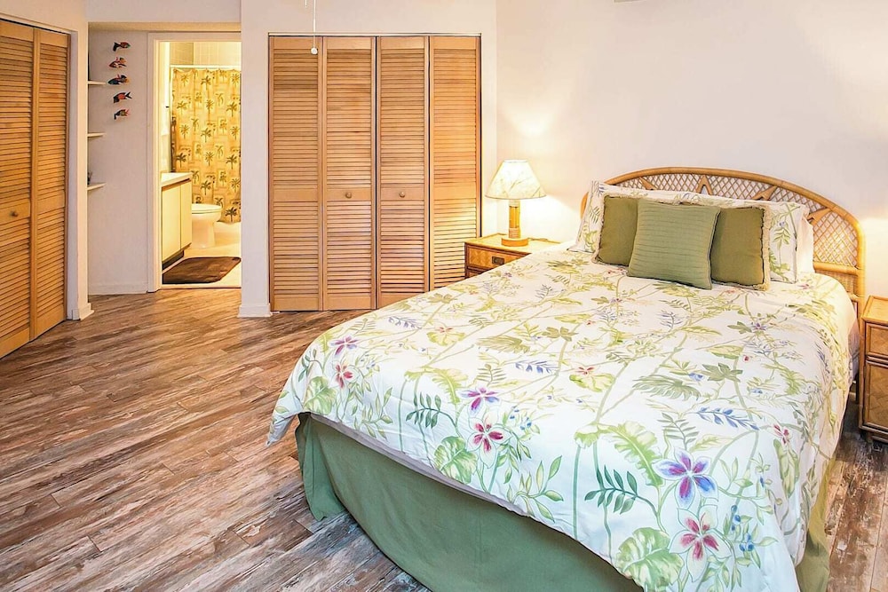 Unwind at St Augustine's Beachfront Oasis