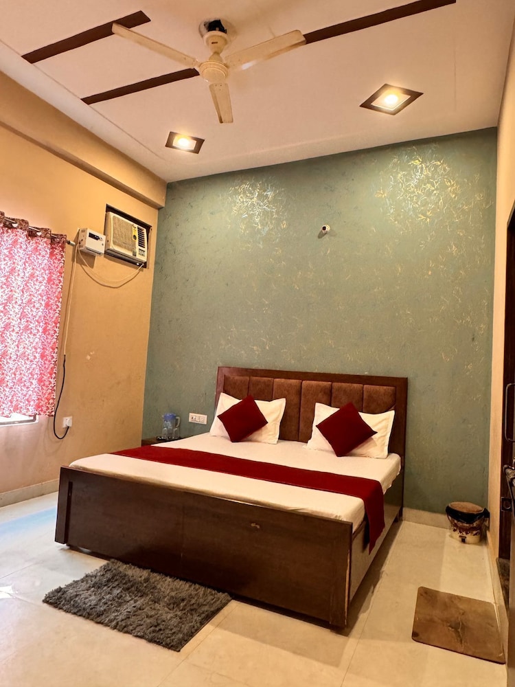 Hotel Raghav Dham