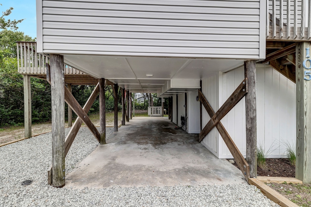 Oceanwatch Cottage by Topsail Realty