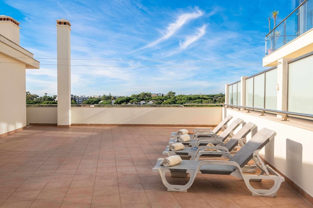 Balaia Residence 2 Bedroom Penthouse With Pool