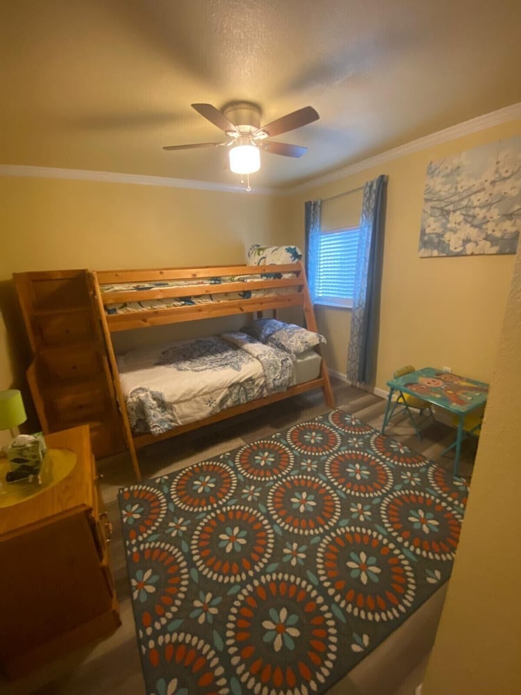 Modern Comfort Near Military Bases & Shopping Walk to Parks & Lakes!