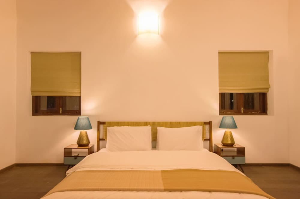 Salt by Hireavilla - 4BR w Heated Pool in Siolim