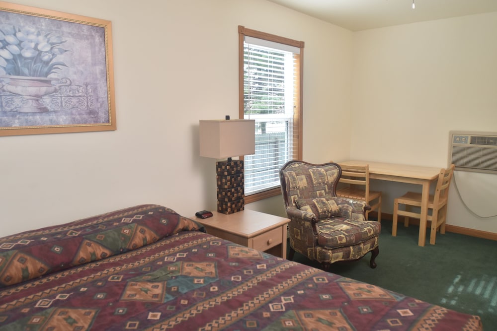 Blue Spruce Motel view 4