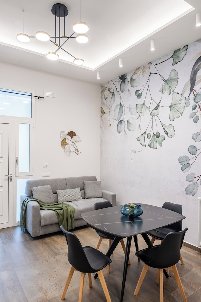 Casta Diva Fervore Apartments