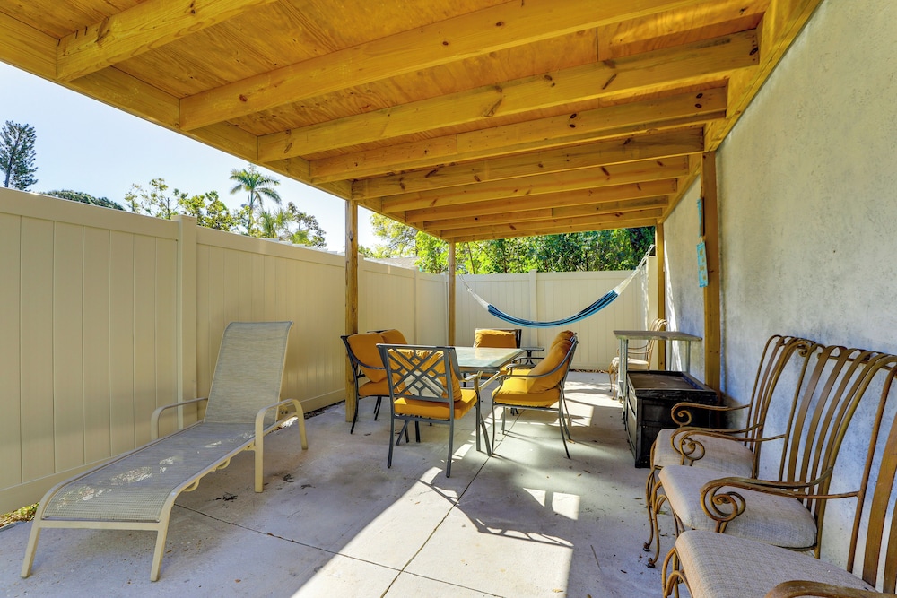 Saltwater Pool & Putting Green: Bradenton Oasis