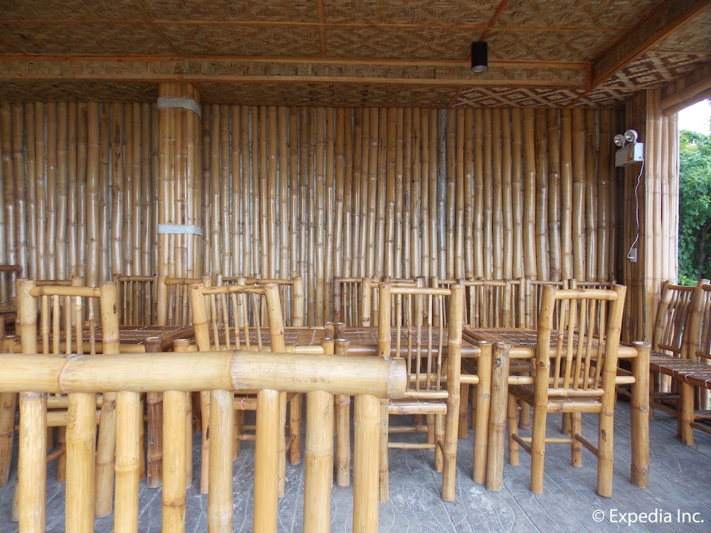 24/7 Lantawan Resort