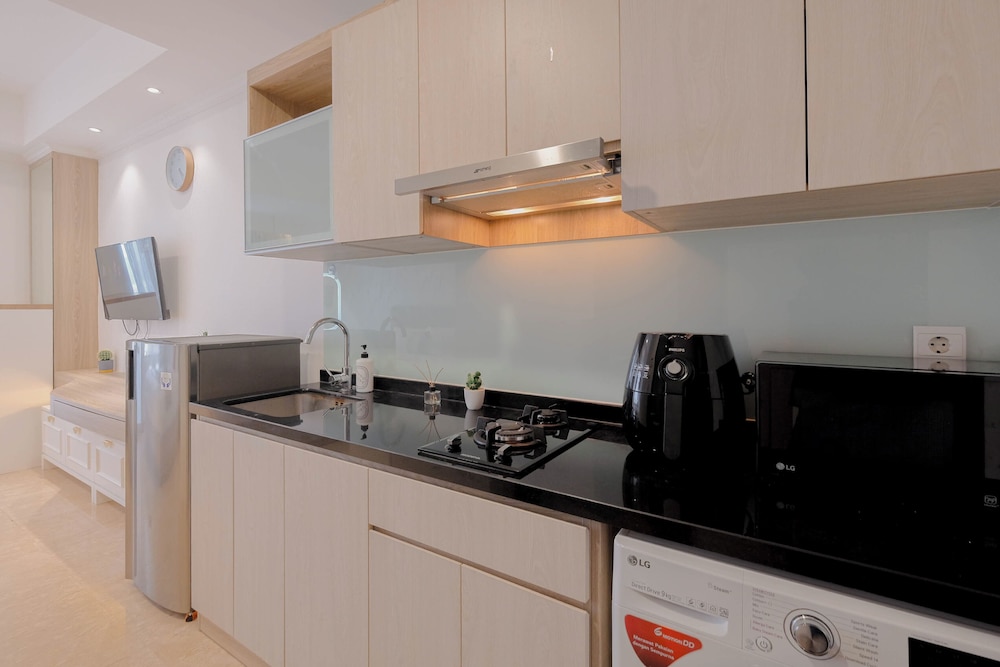 Best Location And Homey Studio At Menteng Park Apartment