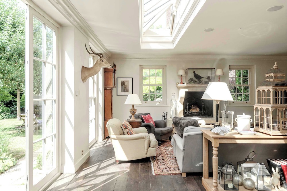 Beautiful Family Home w/ Garden & Pool - Wimbledon