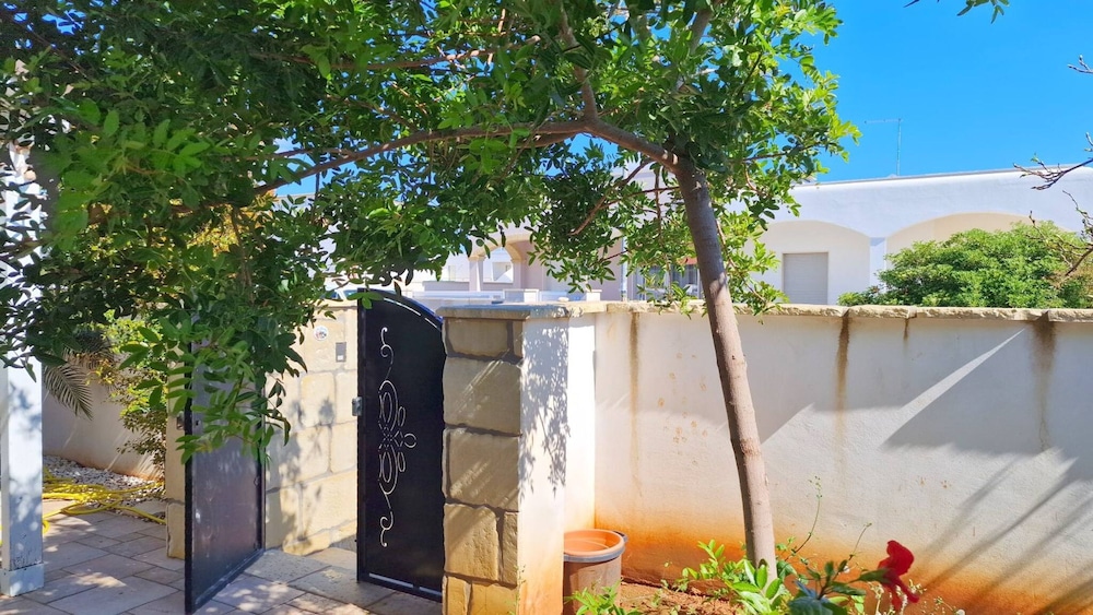 Villa Fede - 3 Bedrooms 2 Bathrooms air Conditioning by the sea