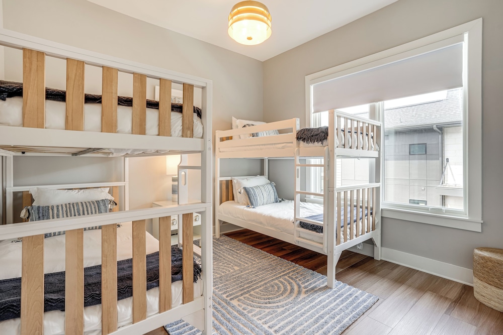 2 Mi to Dtwn: Walkable Retreat in Chattanooga!