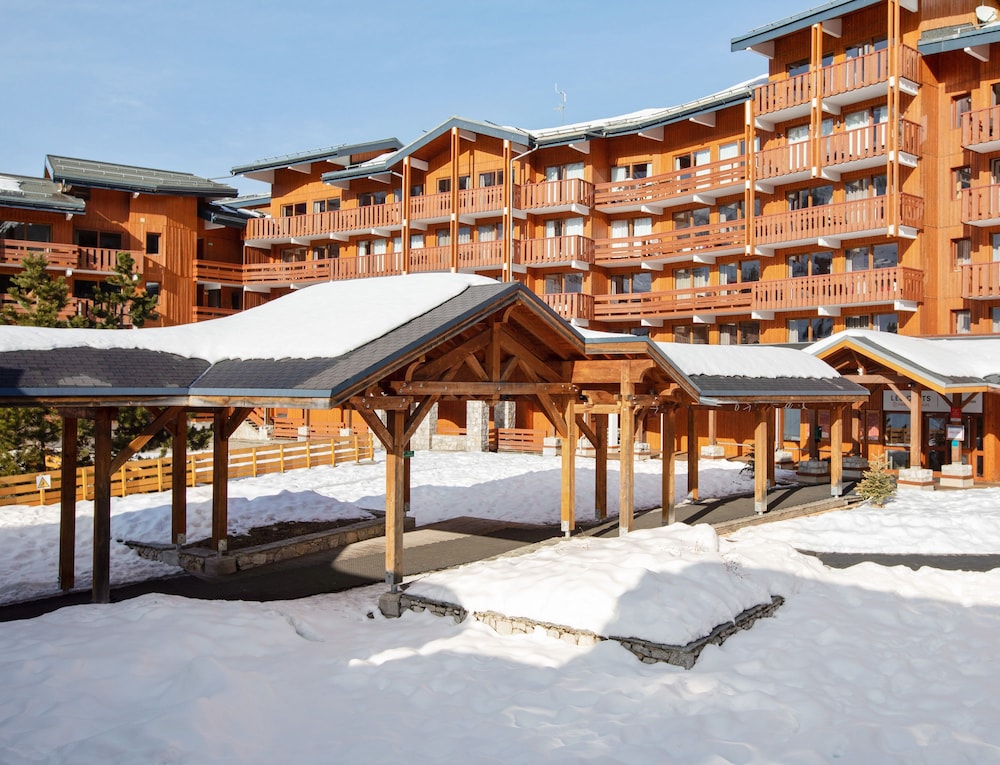 Les Allues Vacations - Pierre  Vacances Residence premium Les Crets - Property Image 1