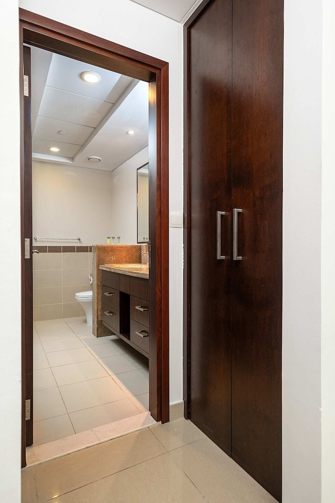 BellaVista -2 BR Apartment Fountain View