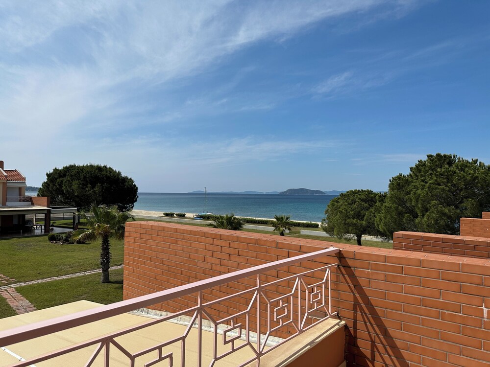 Relax in This Sithonia Property With Great Ocean Views